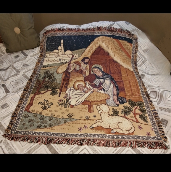 NEW  Nativity Tapestry - Picture 2 of 8